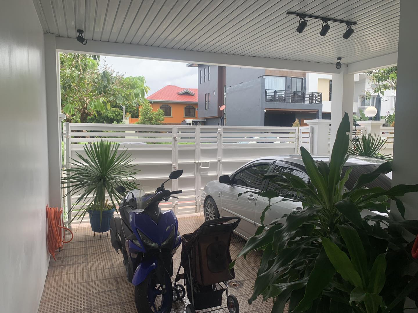 Browse for more property photos